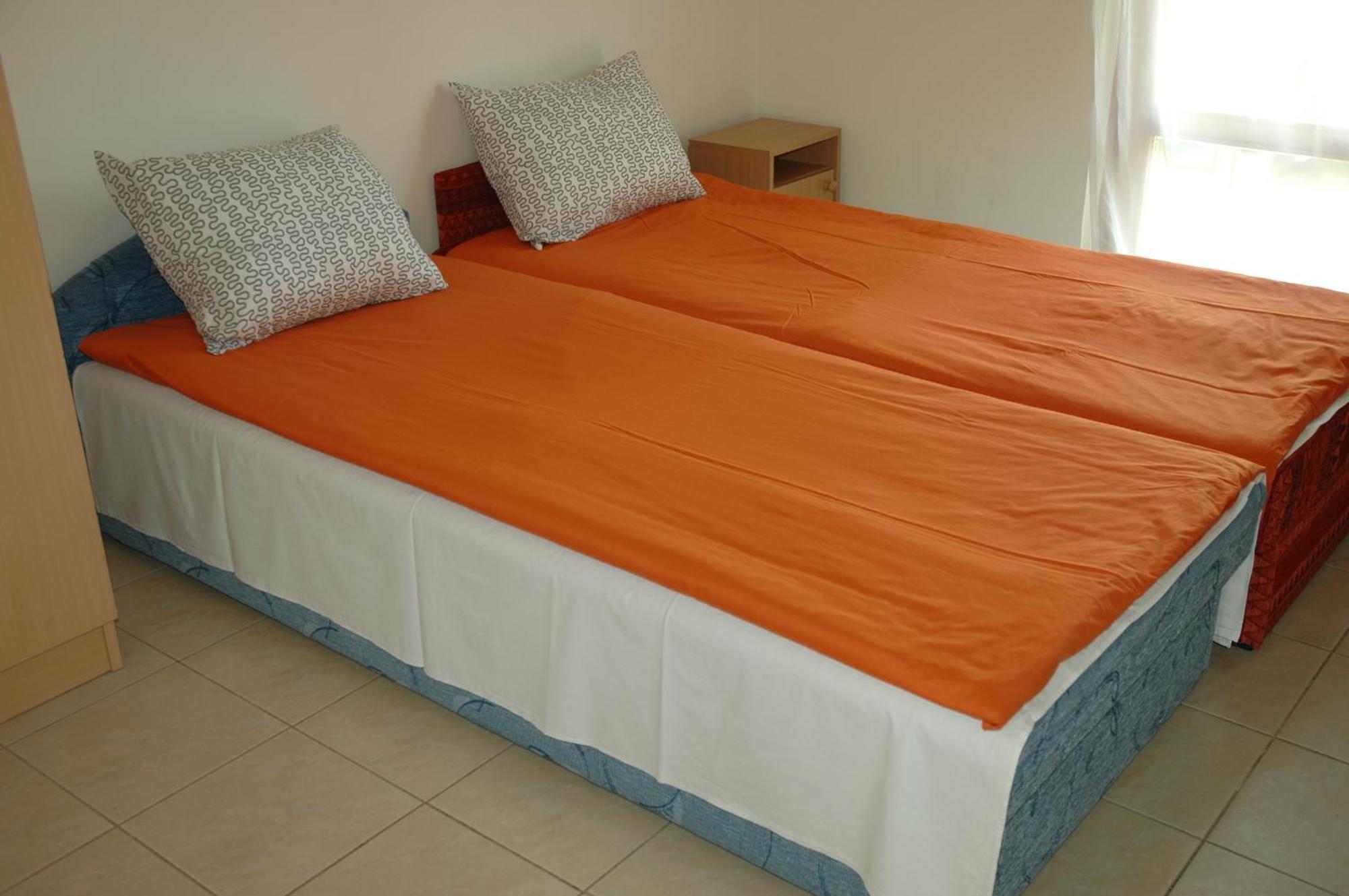 Szegedi Partfuerdo Kemping Es Apartman Exterior photo