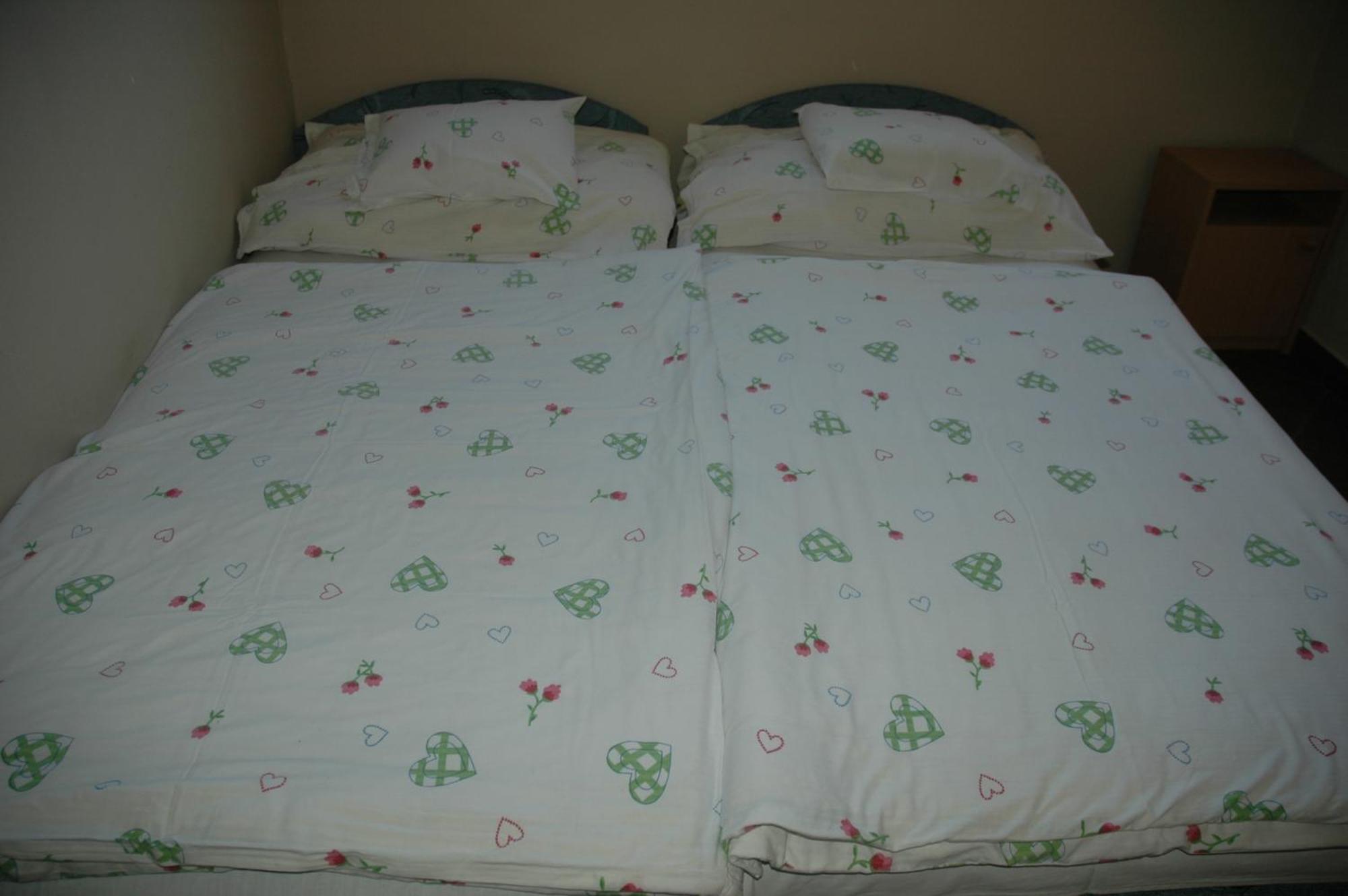Szegedi Partfuerdo Kemping Es Apartman Exterior photo