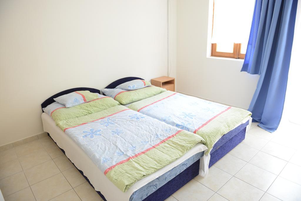Szegedi Partfuerdo Kemping Es Apartman Exterior photo
